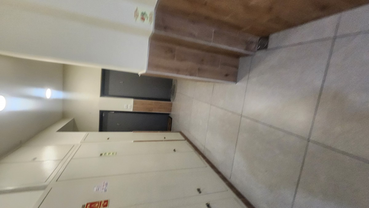 דירה 2 חדרים בדרך העצמאות, עיר תחתית, חיפה