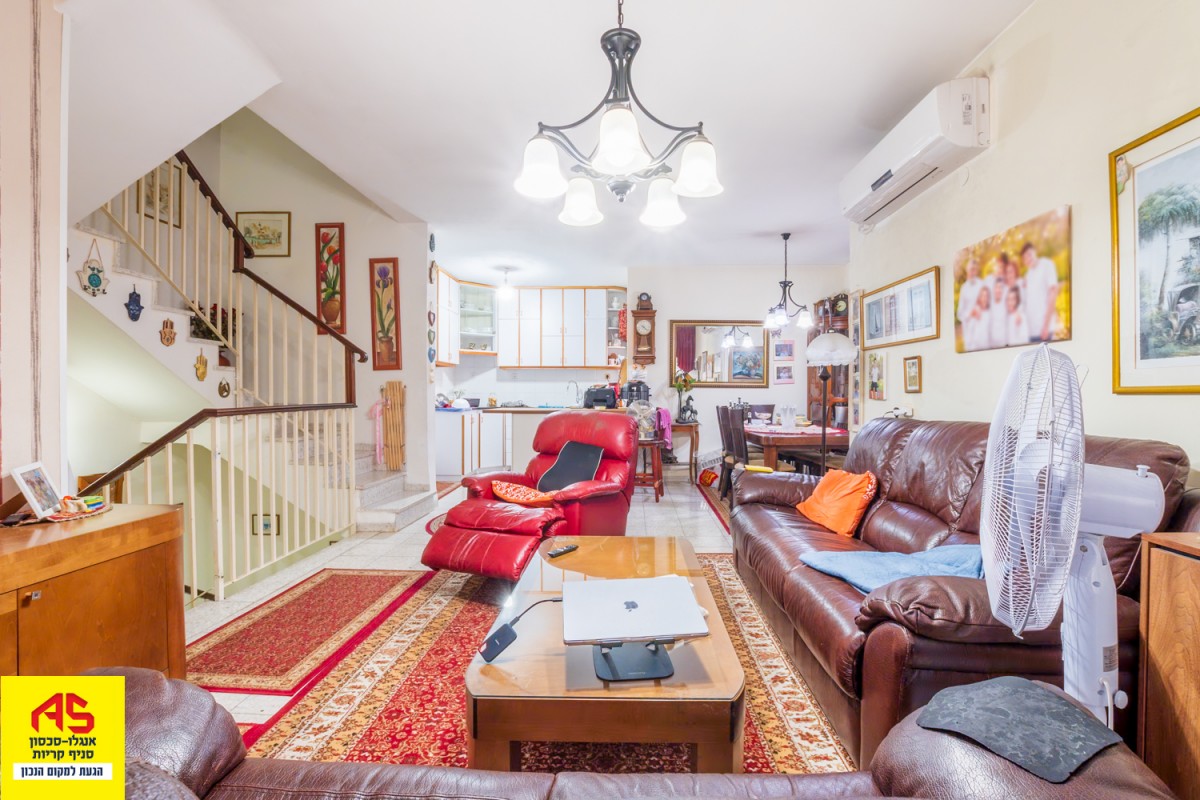 Triplex 5 Pièces à Kiryat Haim,  Kiryat Haim