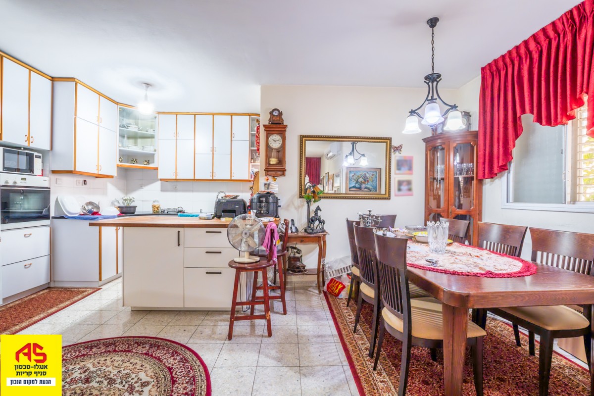 Triplex 5 Pièces à Kiryat Haim,  Kiryat Haim