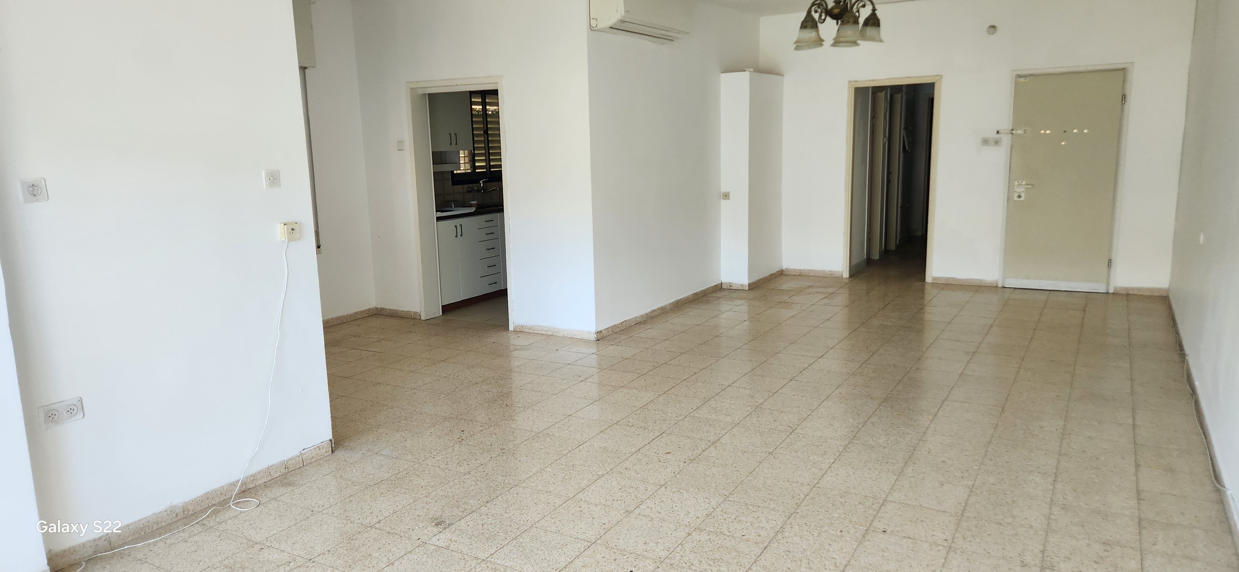 Appartement 4 Pièces à Shoshanat Ha'Karmel Street, Mt. Karmel West,  Haifa מהסמארטפון שלי