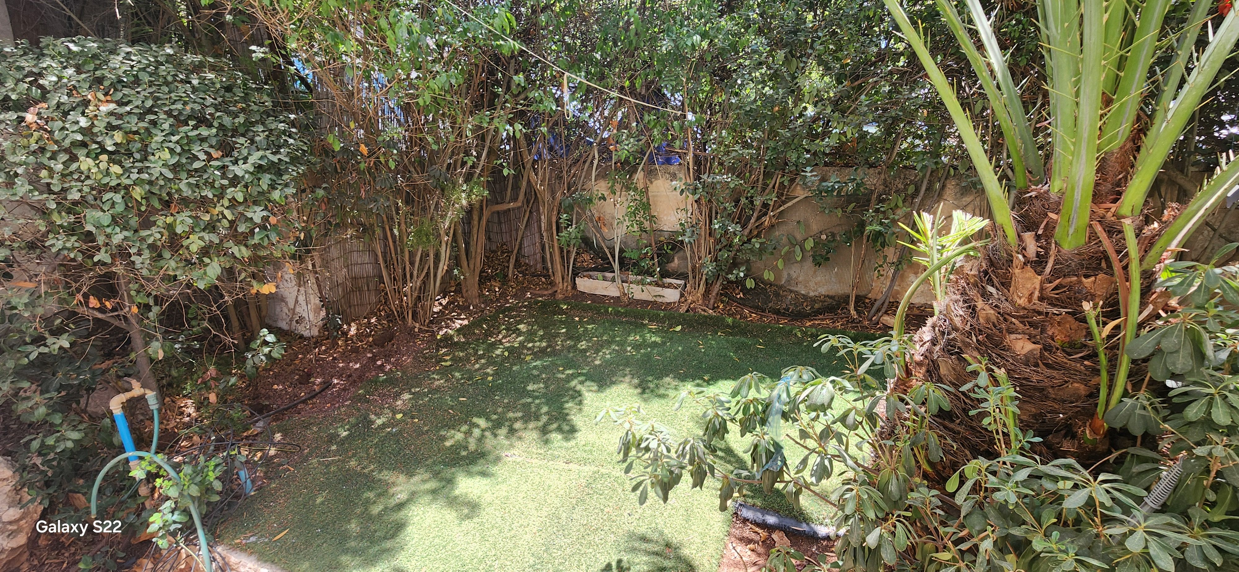 Appartement 4 Pièces à Shoshanat Ha'Karmel Street, Mt. Karmel West,  Haifa מהסמארטפון שלי