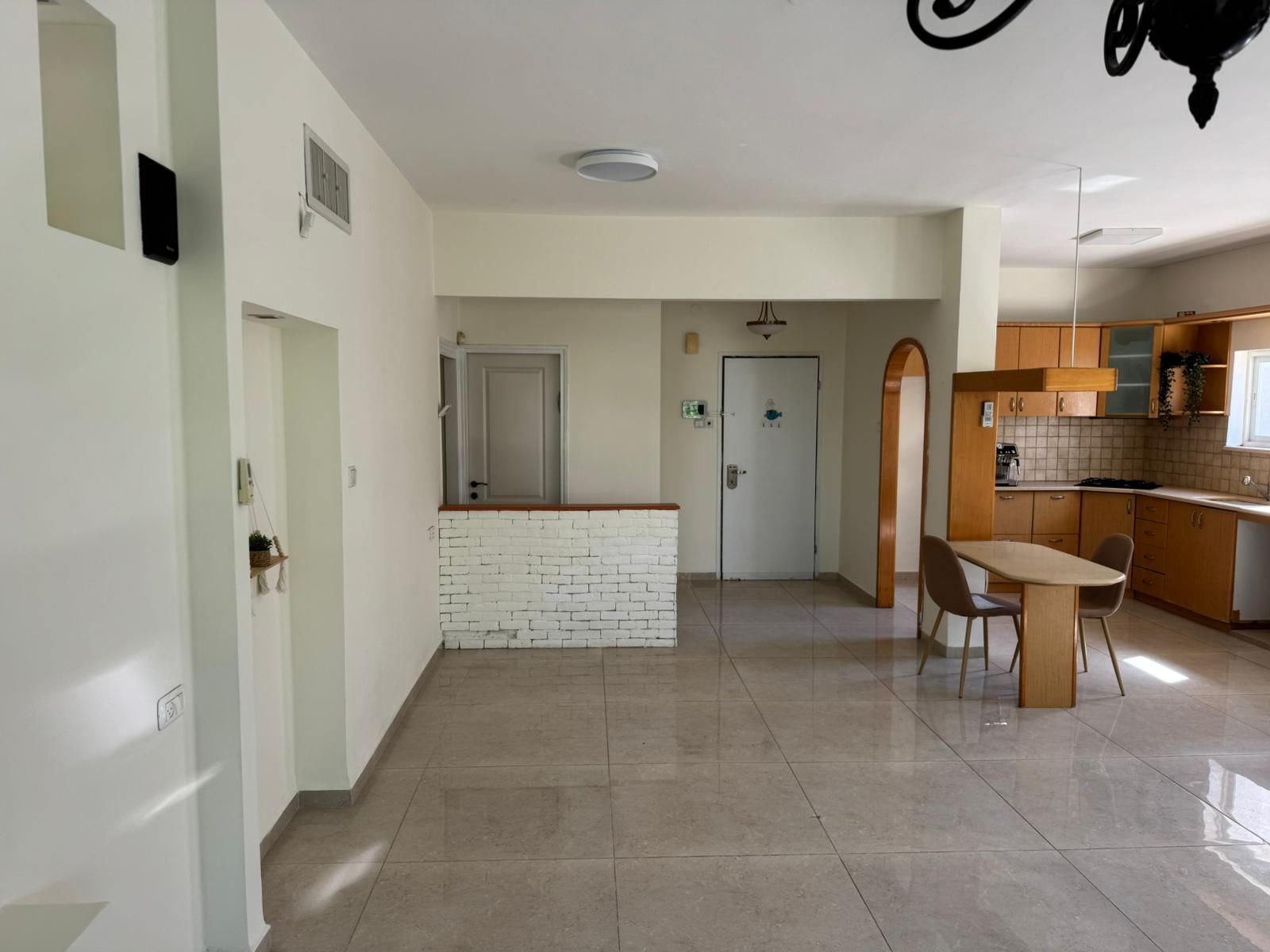 Appartement 5.5 Pièces à Alexander Yannai Street, Karmeliya,  Haifa