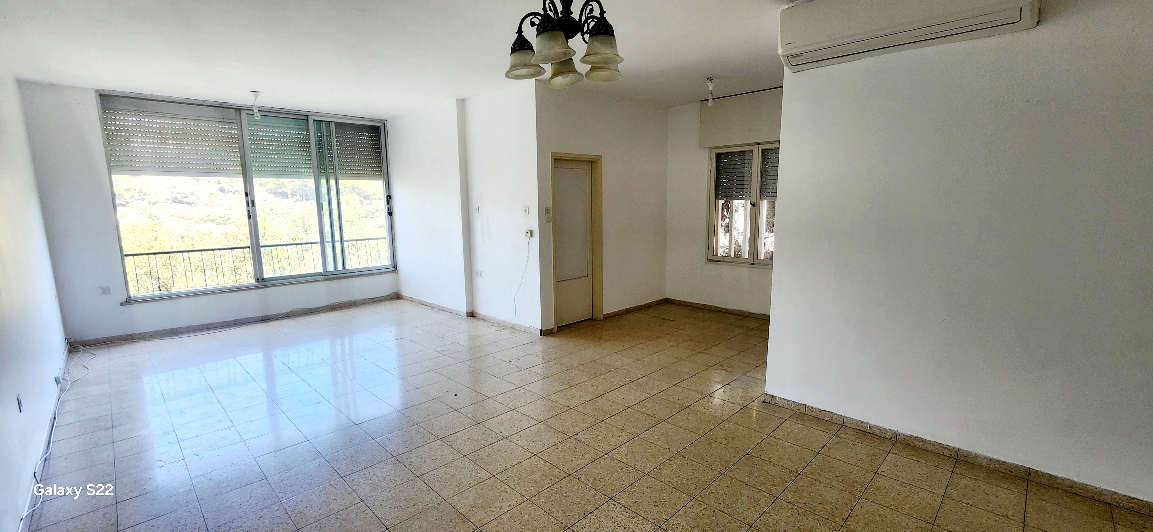 Appartement 4 Pièces à Shoshanat Ha'Karmel Street, Mt. Karmel West,  Haifa מהסמארטפון שלי