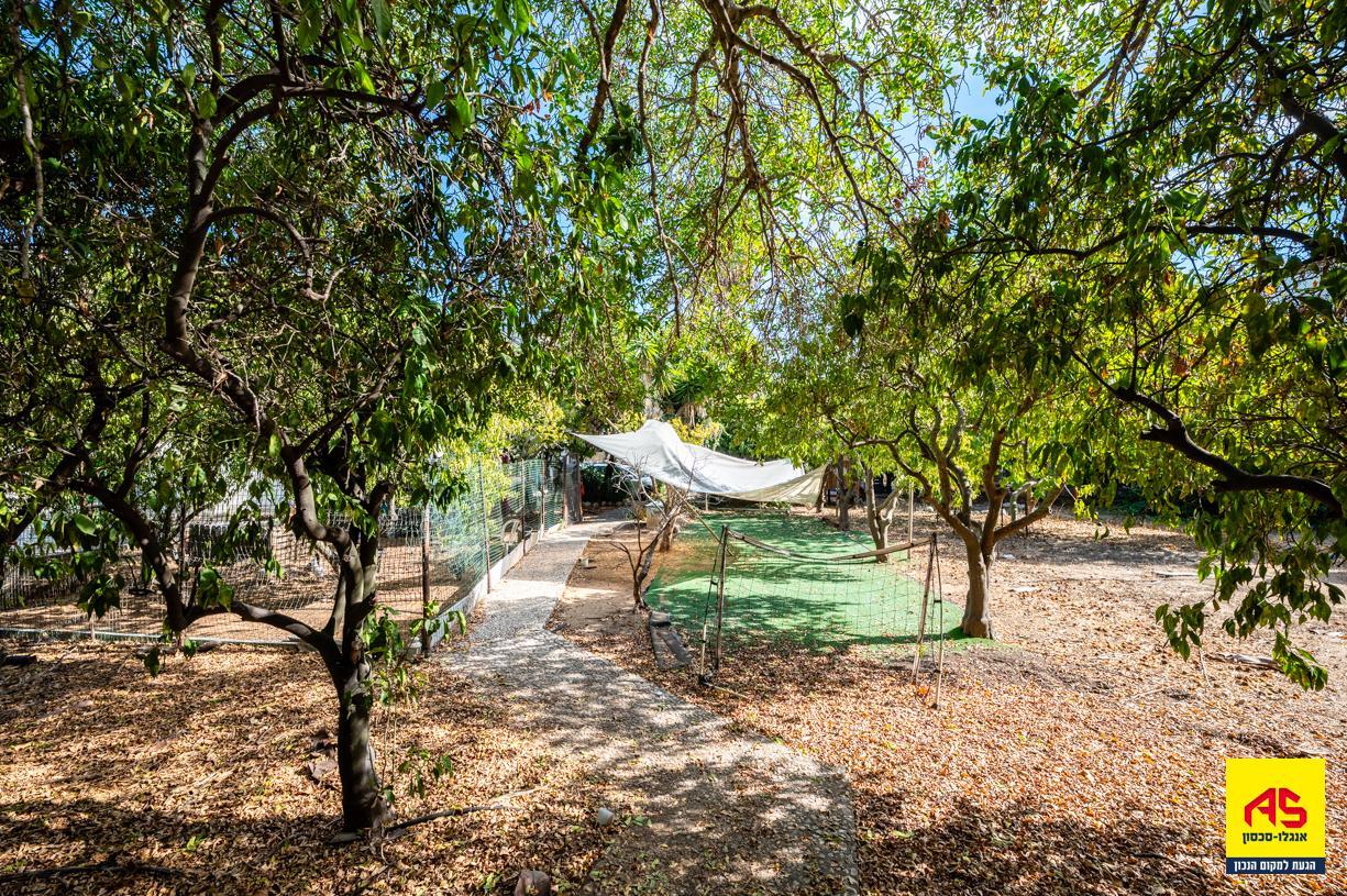 Maison 7 Pièces à Ha-Dkalim Street,  Pardes Hanna-Karkur