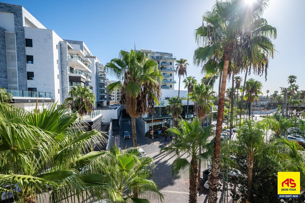 Appartement 3 Pièces à Ha-Dkalim Street,  Pardes Hanna-Karkur