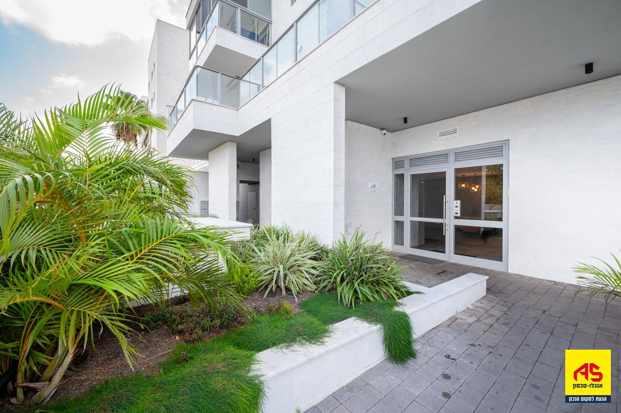 Appartement 3 Pièces à Tel Tsvi Street,  Pardes Hanna-Karkur