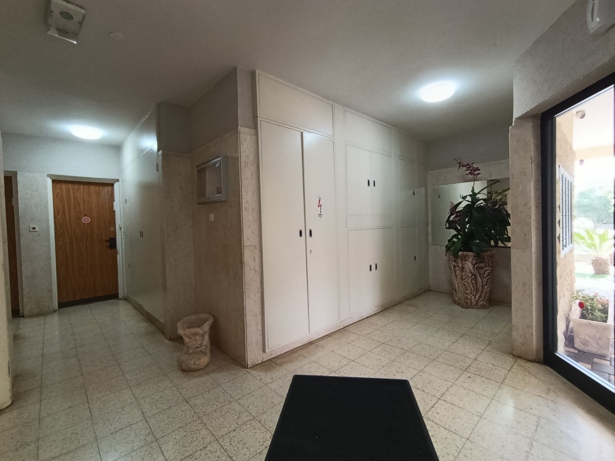 Appartement 4 Pièces à Tapuz Street,  Pardes Hanna-Karkur