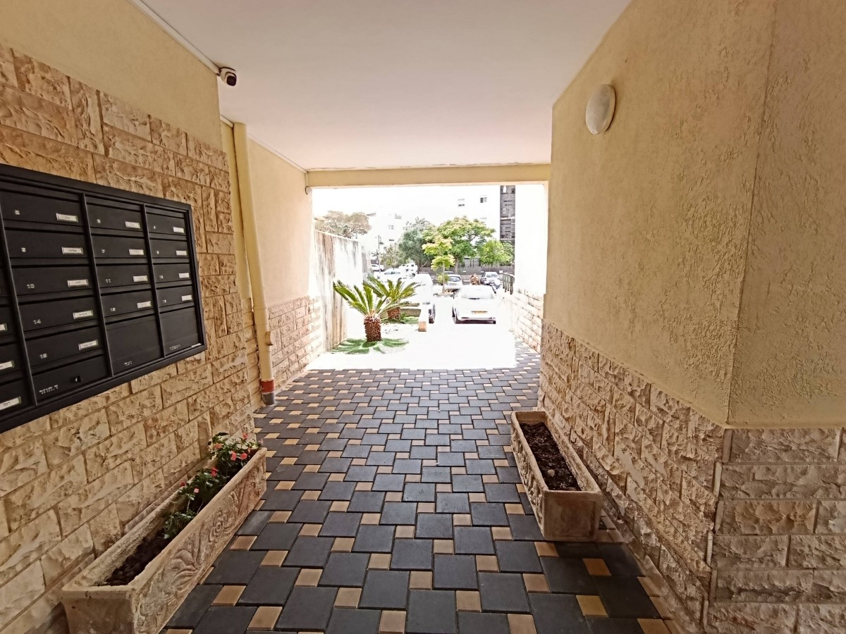 Appartement 4 Pièces à Tapuz Street,  Pardes Hanna-Karkur