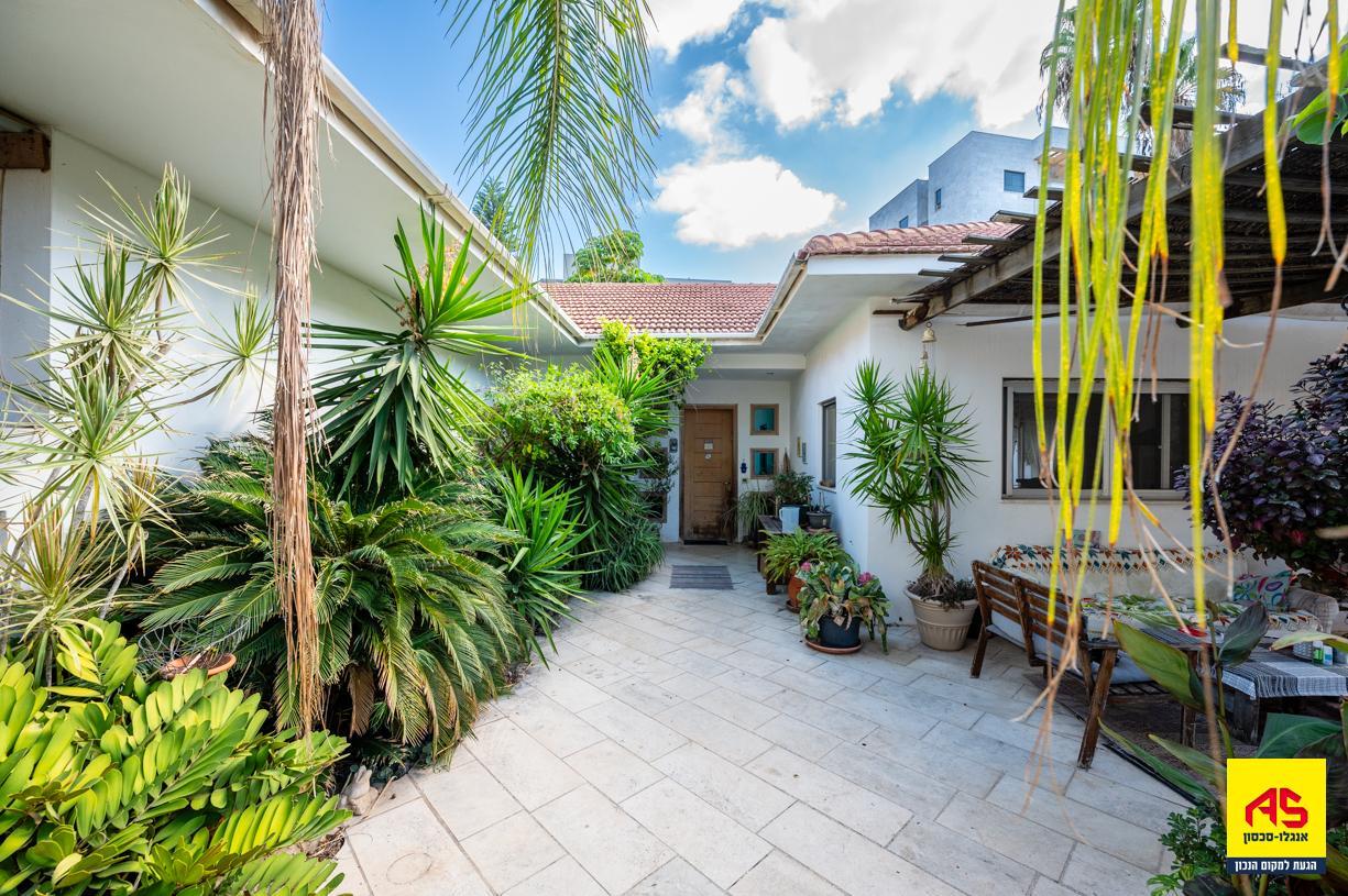 Maison 7 Pièces à Ha-Dkalim Street,  Pardes Hanna-Karkur