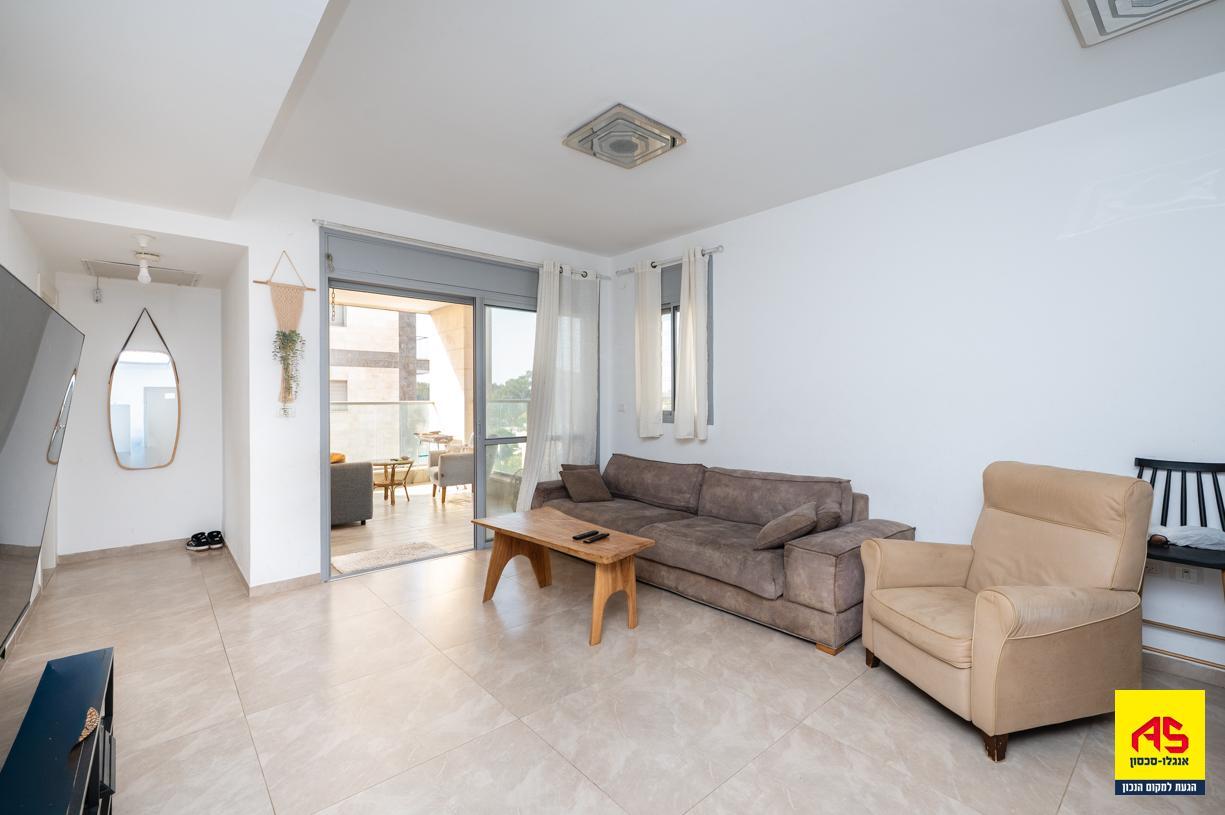 Appartement 4 Pièces à Geva Street,  Pardes Hanna-Karkur