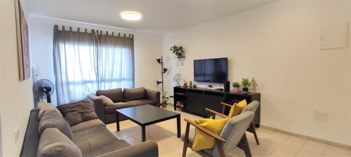 Appartement 4 Pièces à Tapuz Street,  Pardes Hanna-Karkur