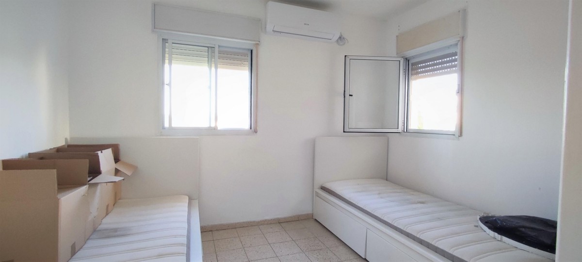 Appartement 4 Pièces à Tapuz Street,  Pardes Hanna-Karkur