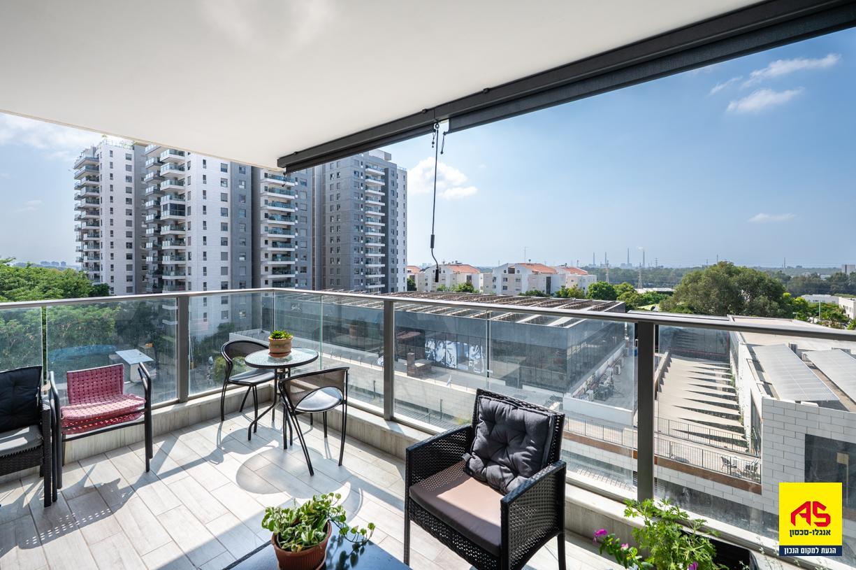 Appartement 5 Pièces à Thiya Street,  Pardes Hanna-Karkur