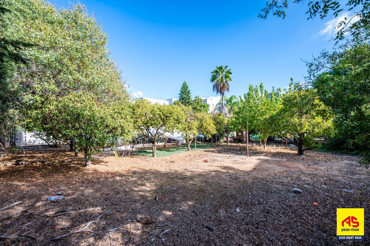 Maison 7 Pièces à Ha-Dkalim Street,  Pardes Hanna-Karkur