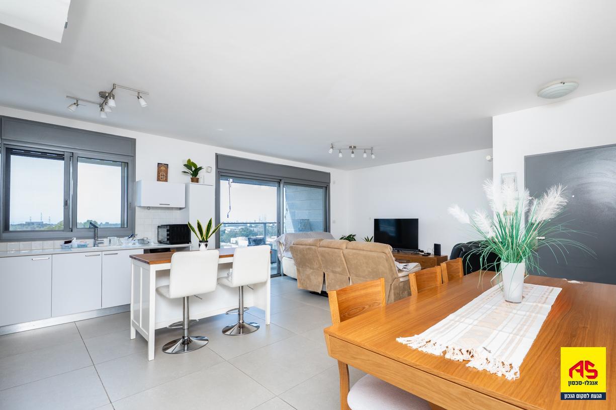 Appartement 5 Pièces à Thiya Street,  Pardes Hanna-Karkur