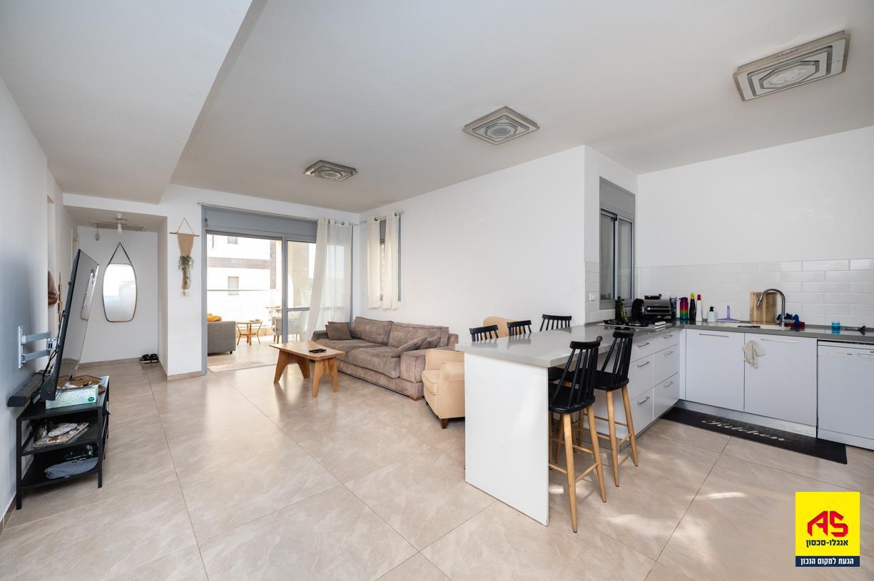 Appartement 4 Pièces à Geva Street,  Pardes Hanna-Karkur