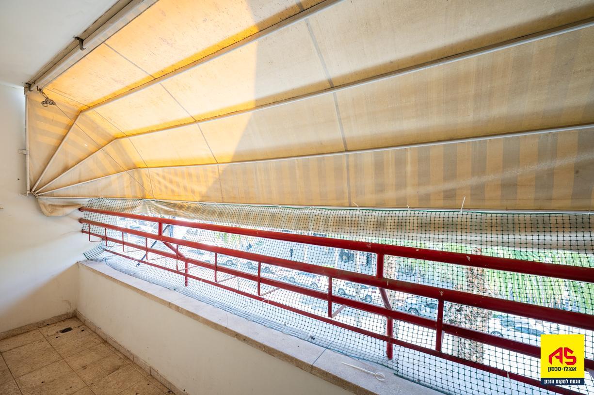 Appartement 3 Pièces à Ha-Dkalim Street,  Pardes Hanna-Karkur