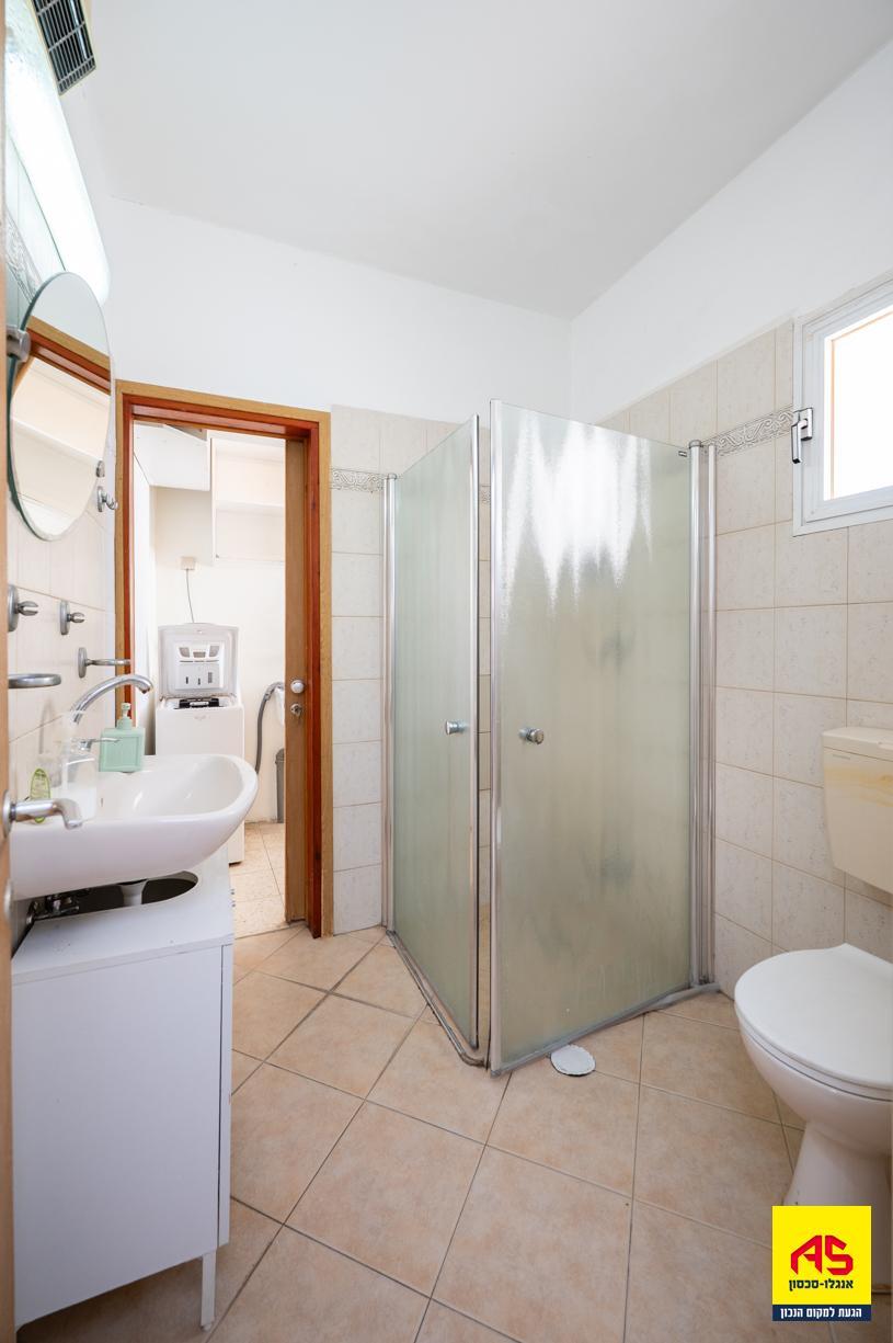 Appartement 3 Pièces à Ha-Dkalim Street,  Pardes Hanna-Karkur