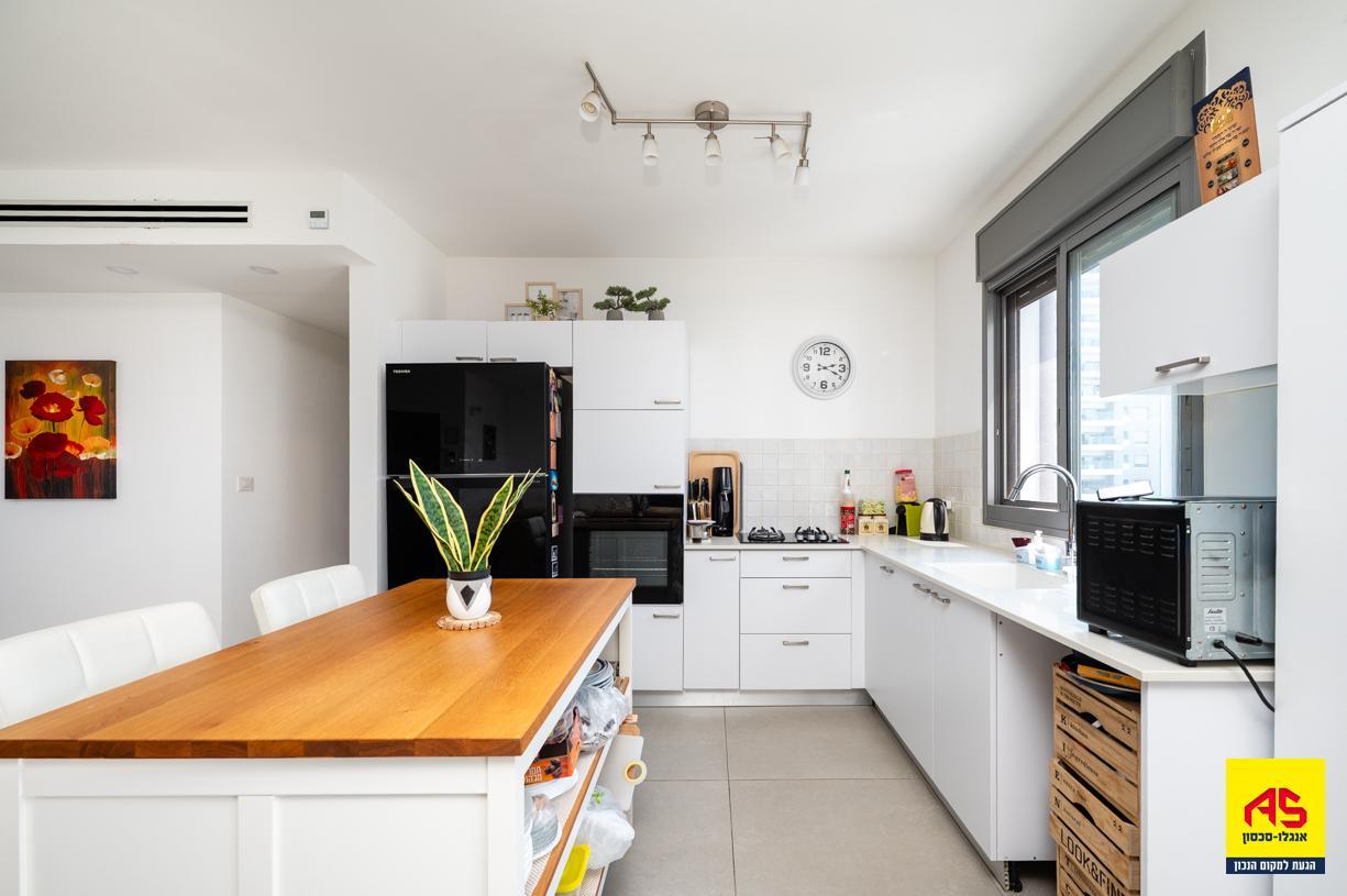 Appartement 5 Pièces à Thiya Street,  Pardes Hanna-Karkur