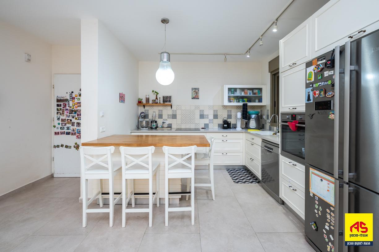 Rez de jardin 5 Pièces à Neta Street,  Pardes Hanna-Karkur