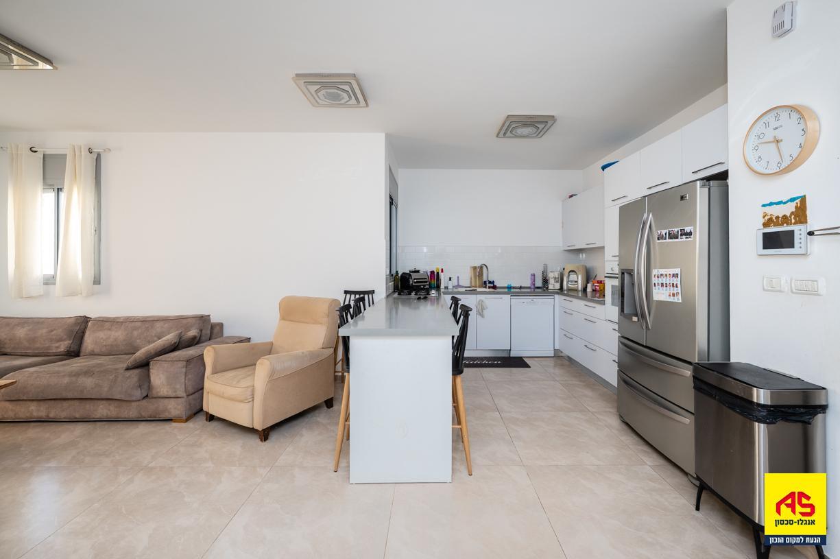 Appartement 4 Pièces à Geva Street,  Pardes Hanna-Karkur