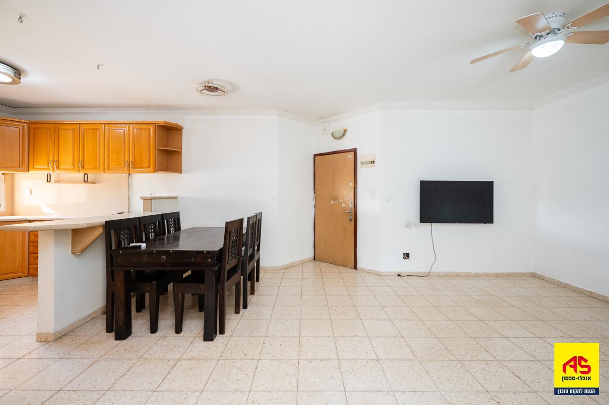 Appartement 3 Pièces à Ha-Dkalim Street,  Pardes Hanna-Karkur