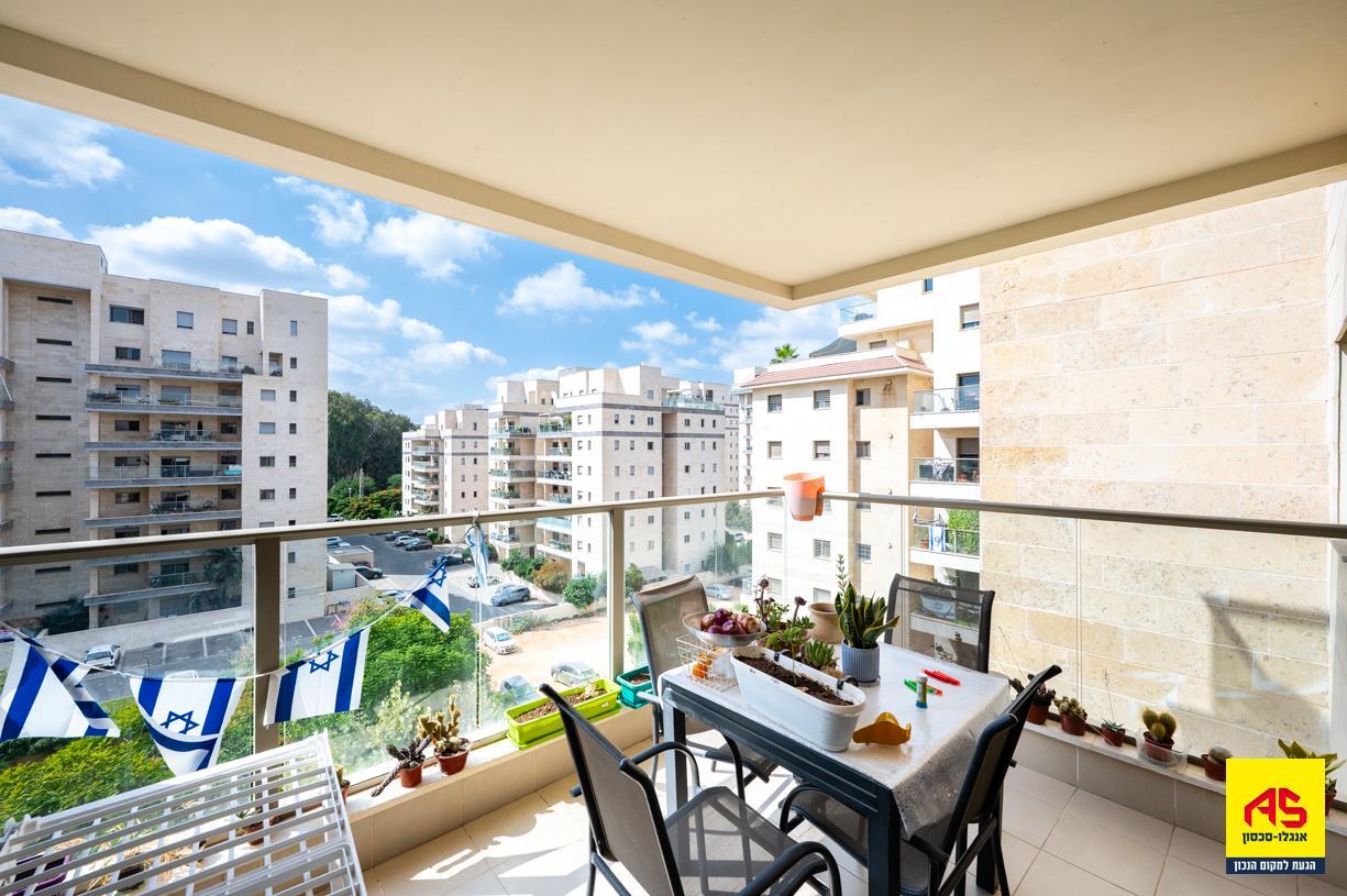 Appartement 5 Pièces à Neta Street,  Pardes Hanna-Karkur