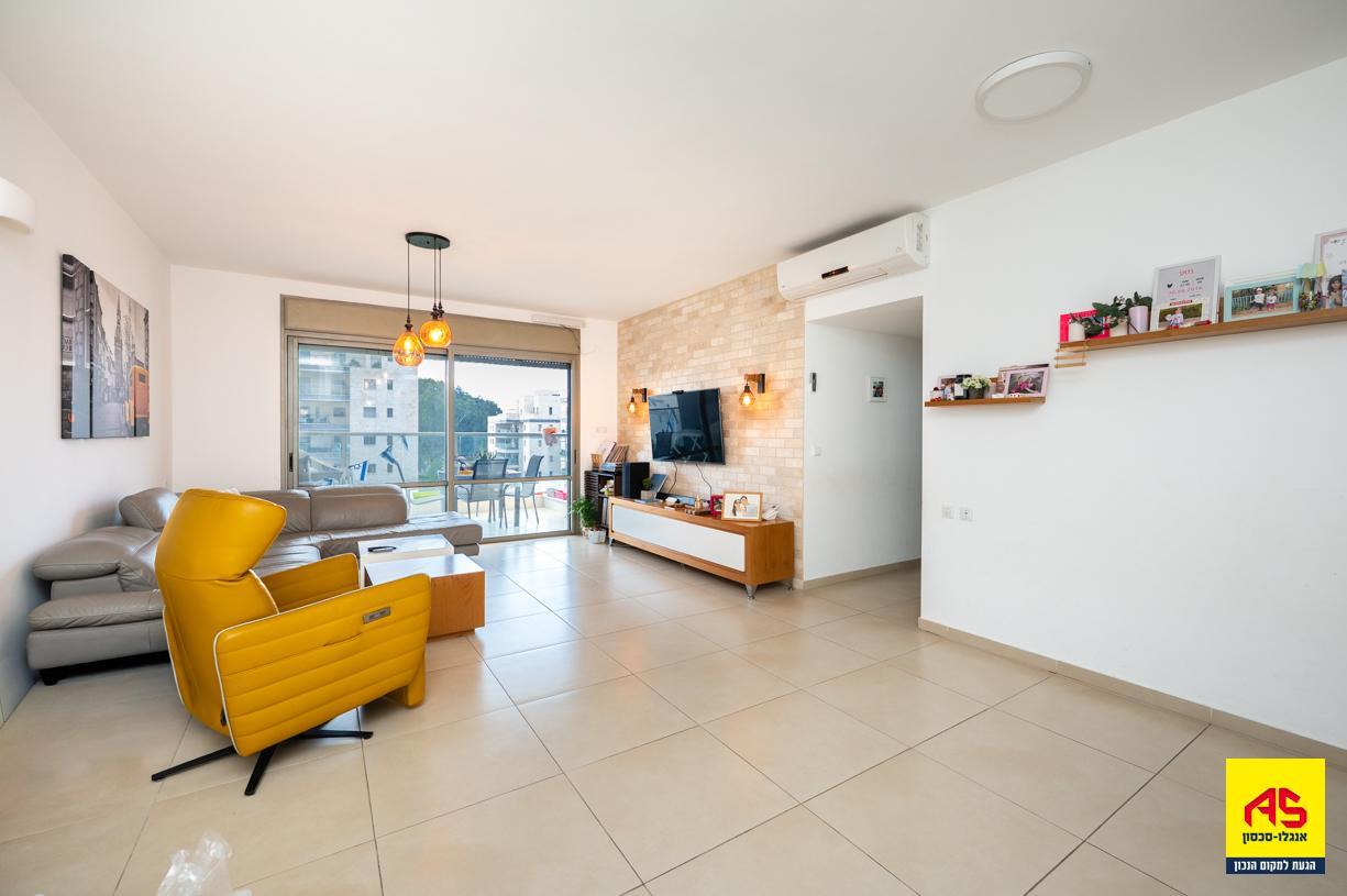 Appartement 5 Pièces à Neta Street,  Pardes Hanna-Karkur