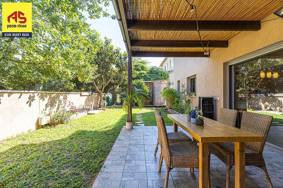 Rez de jardin 8 Pièces à Ha-Keren Street,  Pardes Hanna-Karkur