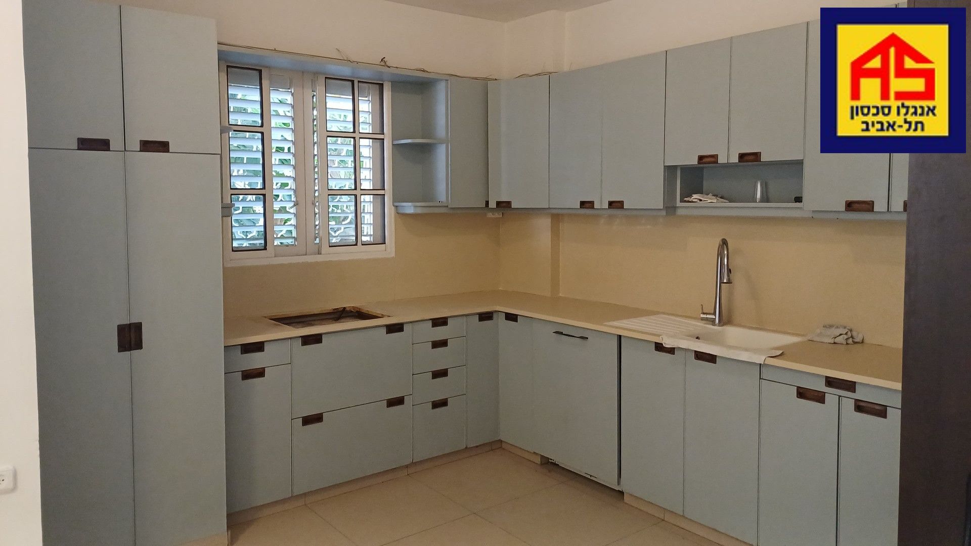 Appartement 4 Pièces à Biltmore Street, Hei be-Iyar Street,  Tel Aviv-Yafo רינת שיר- אנטקולסקי 21- 23.10.25