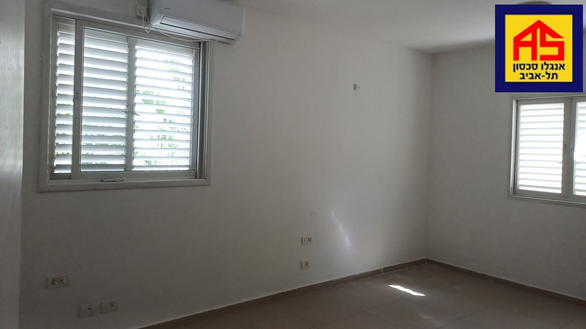 Appartement 4 Pièces à Biltmore Street, Hei be-Iyar Street,  Tel Aviv-Yafo רינת שיר- אנטקולסקי 21- 23.10.25