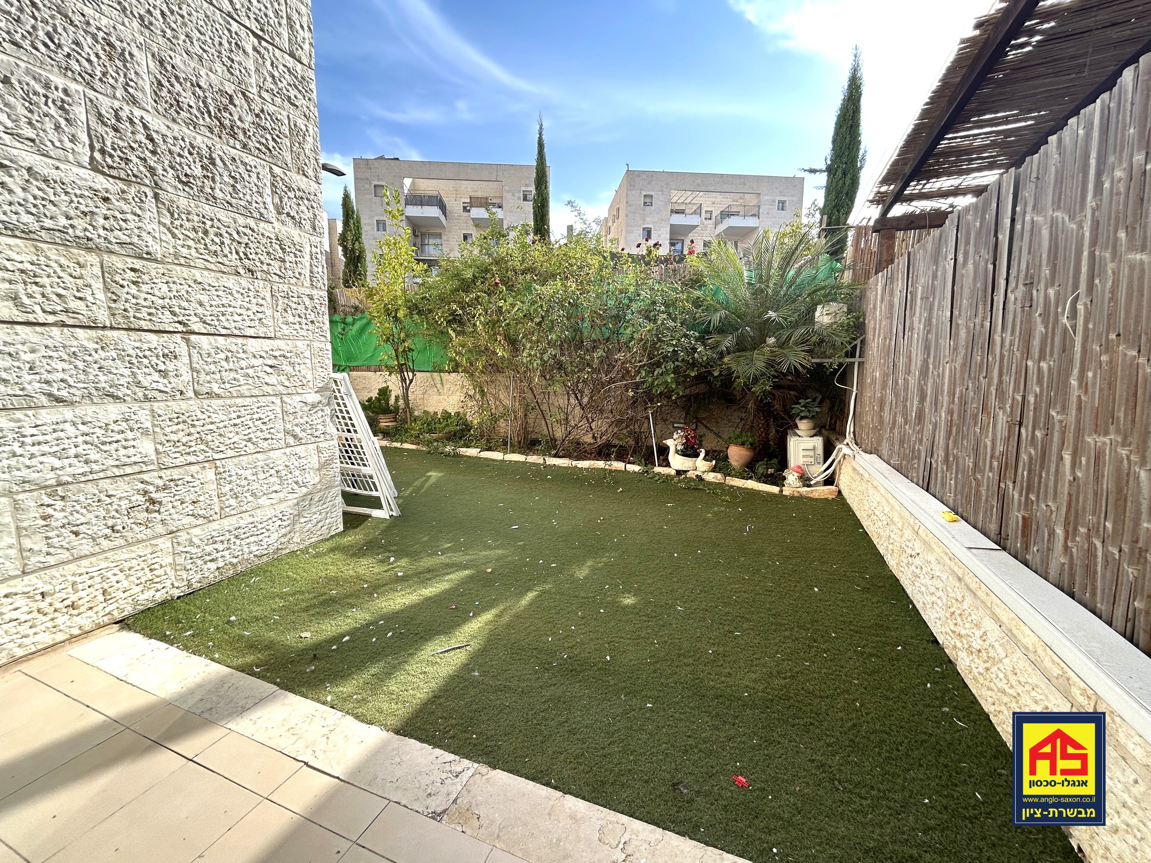 Garden apartment 5 Rooms in Ha-Rav Bloch Street, Kiryat Ye'arim,  Kiryat Ye'arim