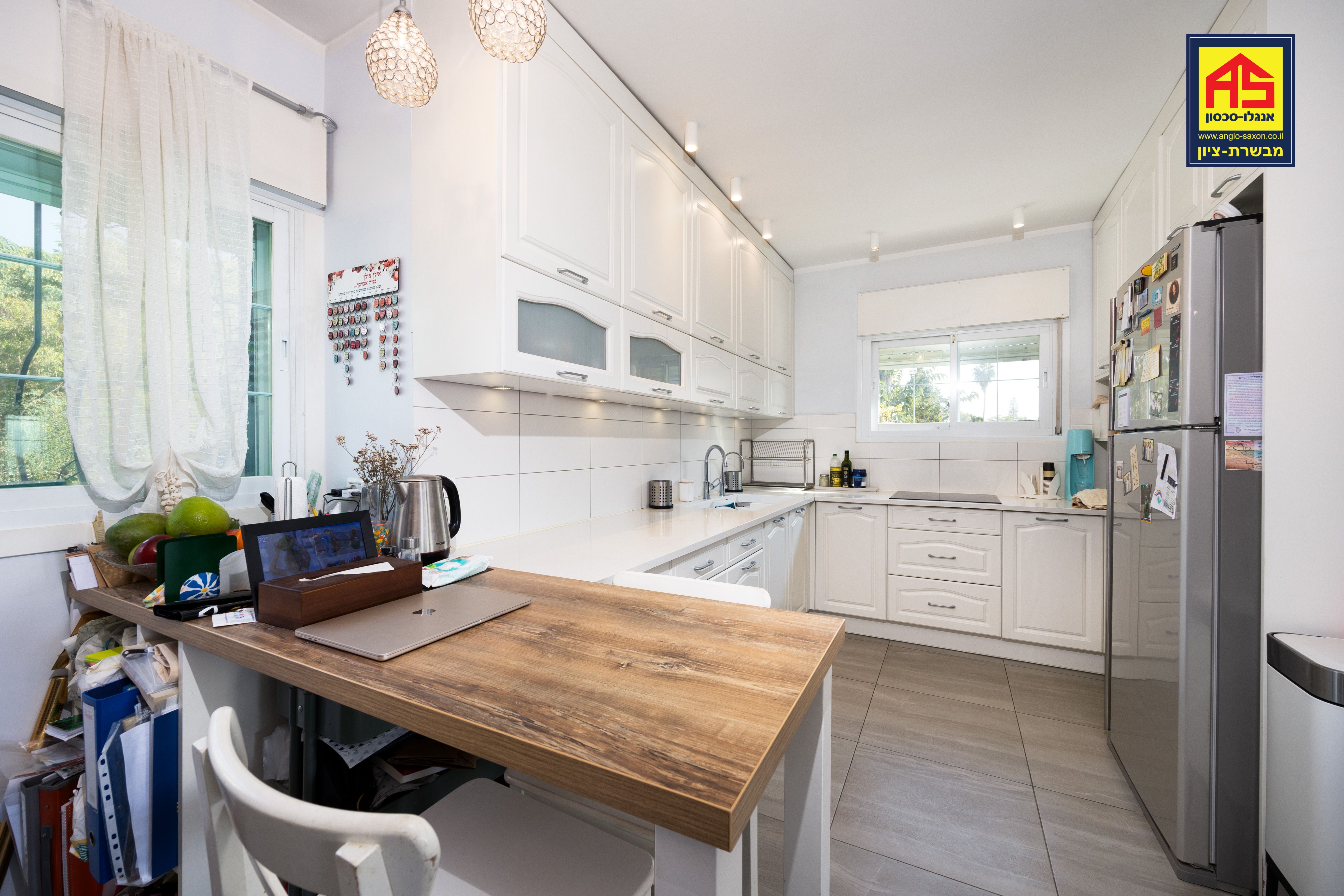 Triplex 6 Rooms in HaShalom Street, Shchuna C,  Mevaseret Zion