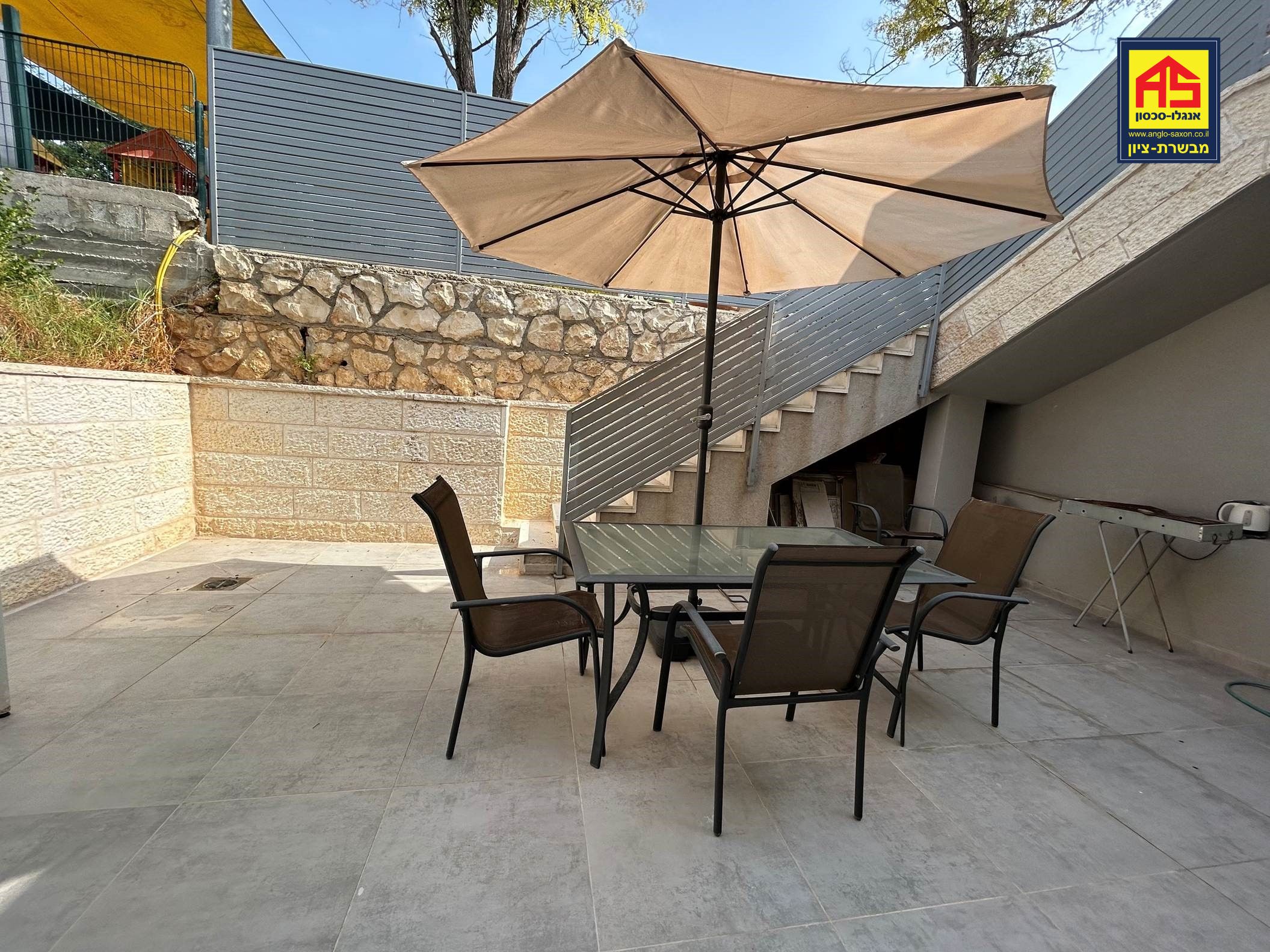 Rez de jardin 4 Pièces à Shchuna C,  Mevaseret Zion