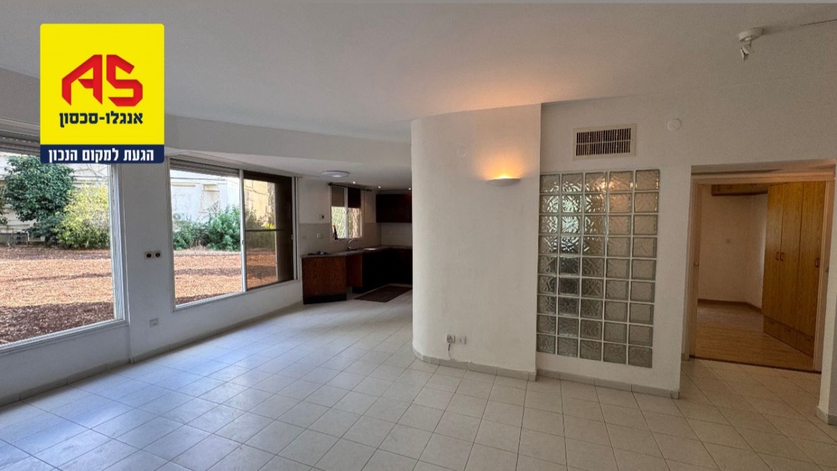  For Rent Apartment 3 Rooms in Agmon Street, Mt. Karmel West,  Haifa
