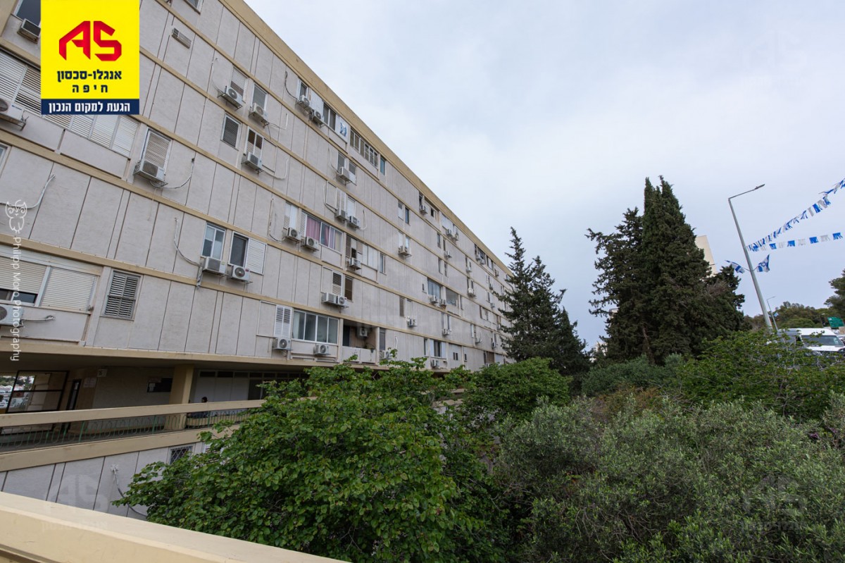 Apartment 3 Rooms in Leon Blum Street, Ramat Hadar,  Haifa