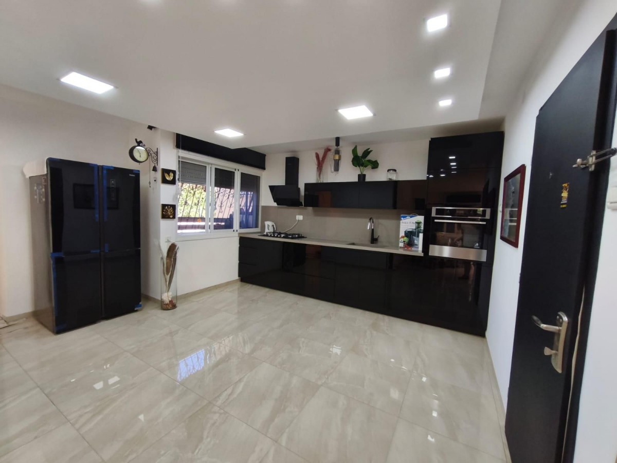Apartment 3 Rooms in Ha-Rav Uzi'el Street,  Kiryat Ata