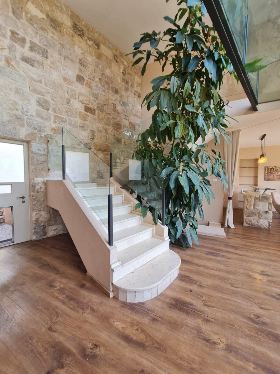Villa 6 Pièces à  Hanaton