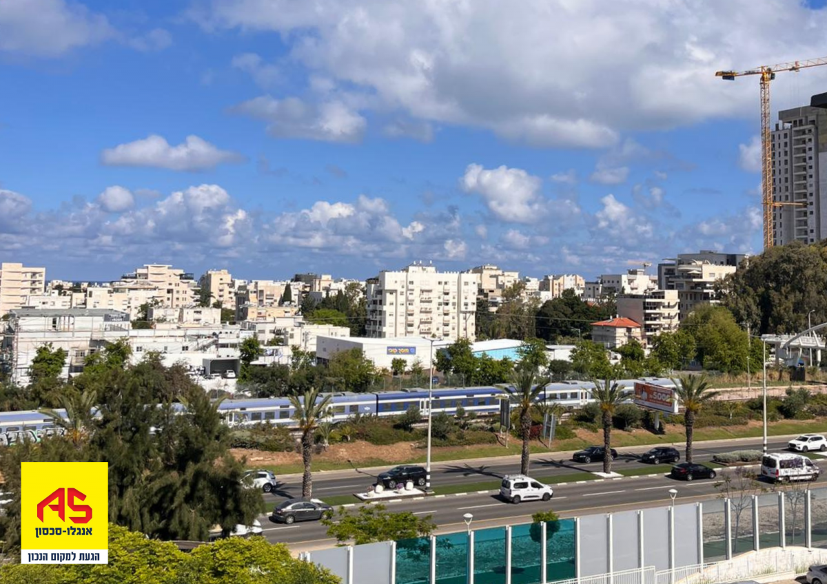 Apartment 4 Rooms in Ephraim Sharir Street,  Nahariyya