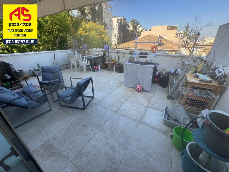   For Sale Apartment 6 Rooms in Rehovot,  Rehovot