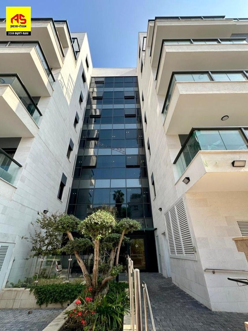 למכירה דירה 3 חדרים בביאליק, מרכז דרום, רעננה