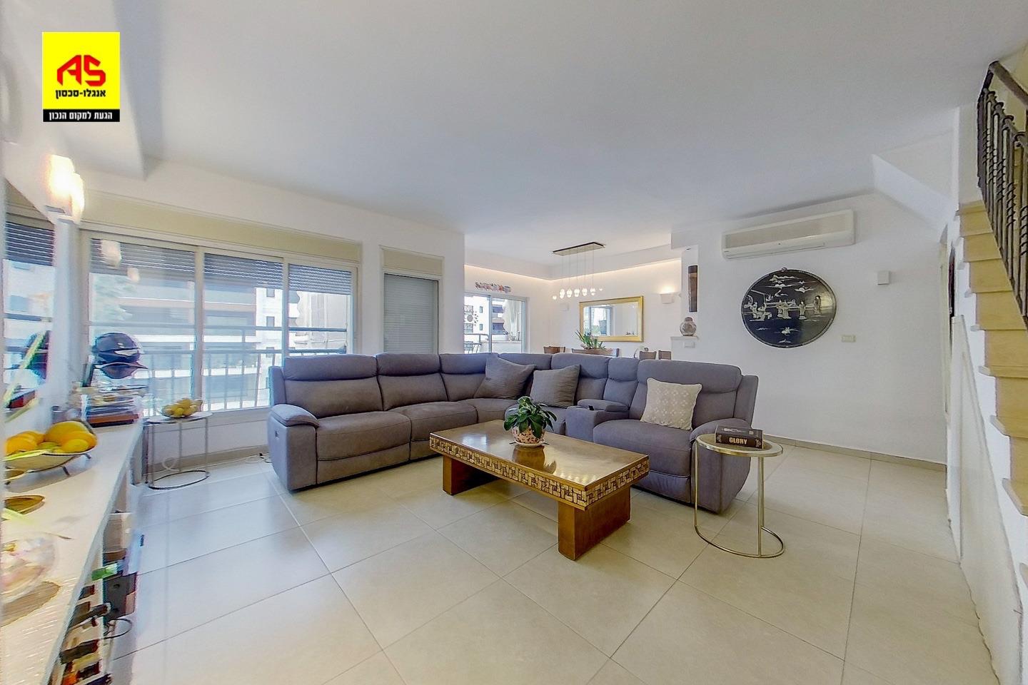 דירה 5 חדרים בהכלנית, 2004, רעננה