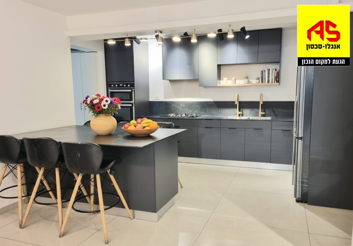 למכירה דירת גן 4 חדרים בזבוטינסקי, מרכז דרום, רעננה