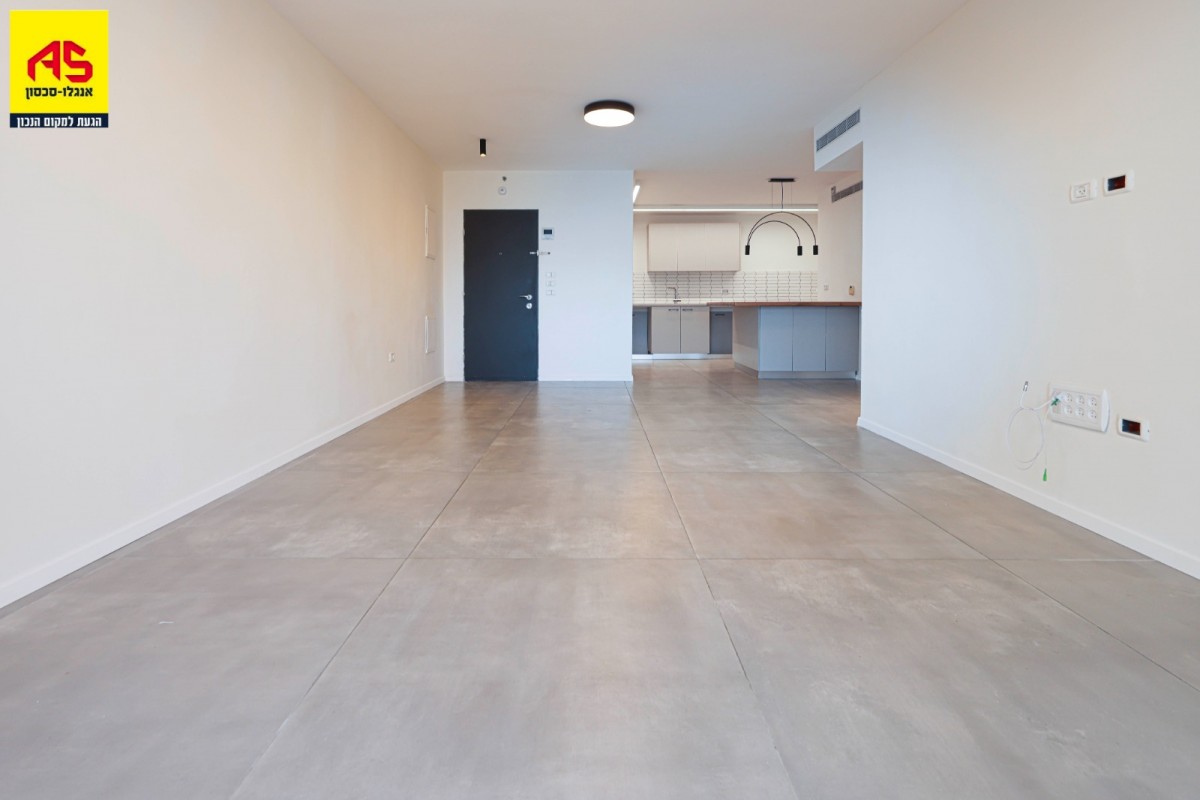   For Sale Apartment 5 Rooms in David Elazar Street, מזרח,  Ra'anana