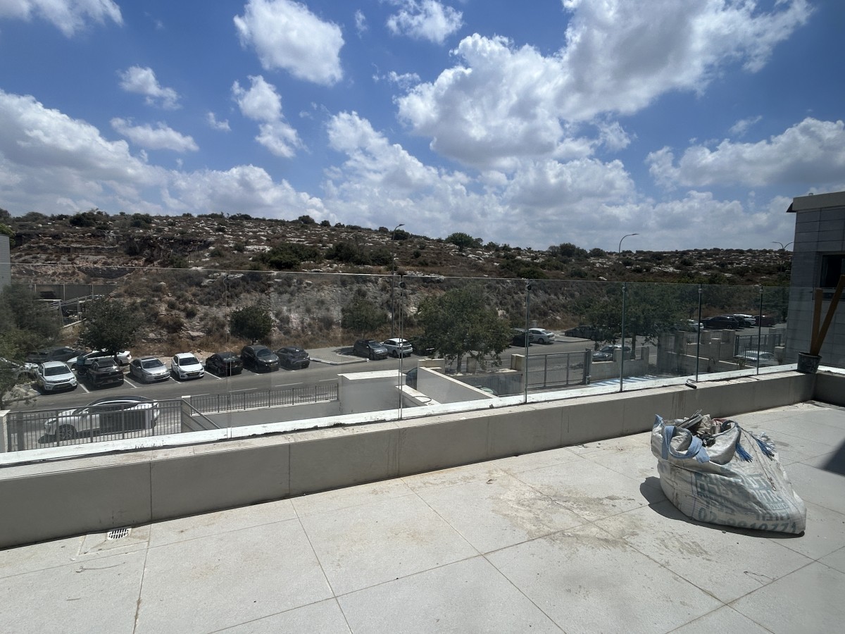 להשכרה 