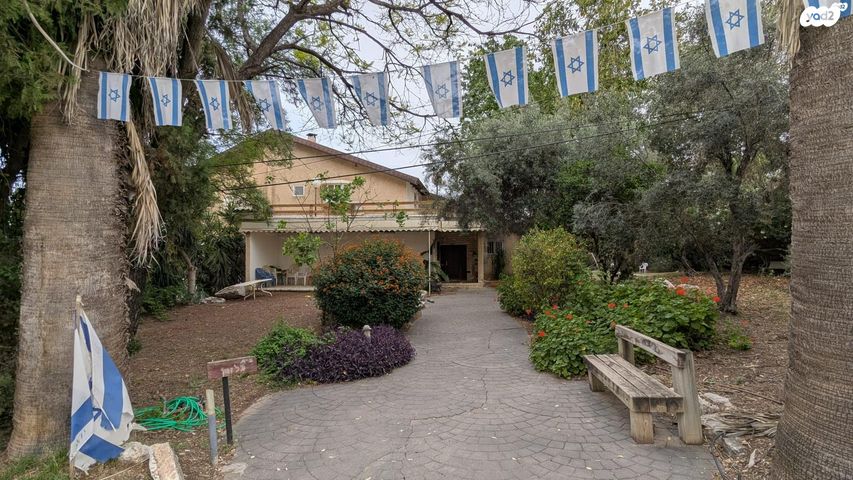 משק חקלאי/נחלה 6 חדרים במושב גמזו