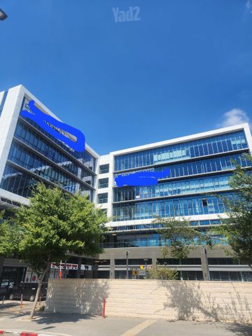 בניין משרדים בהתעשיות 12, מודיעין מכבים רעות