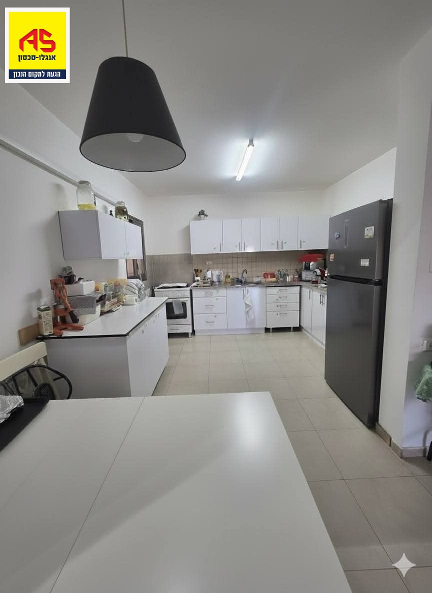 Apartment 4 Rooms in Barne'a,  Ashkelon