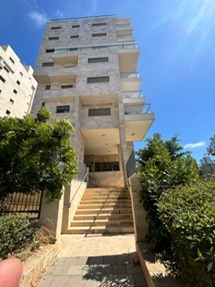 דירה 4 חדרים במנחם בגין, אולגה, חדרה