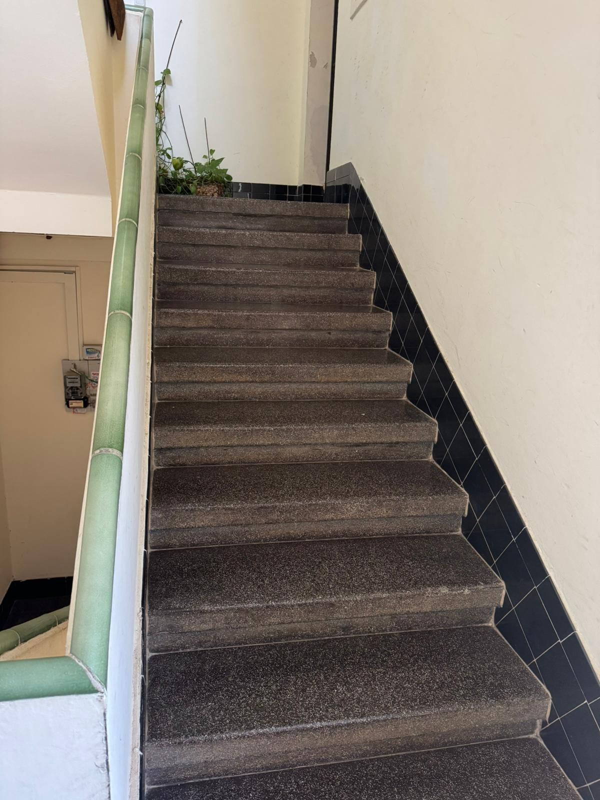   For Sale Apartment 4 Rooms in Shoshanat Ha'Karmel Street, Mt. Karmel West,  Haifa
